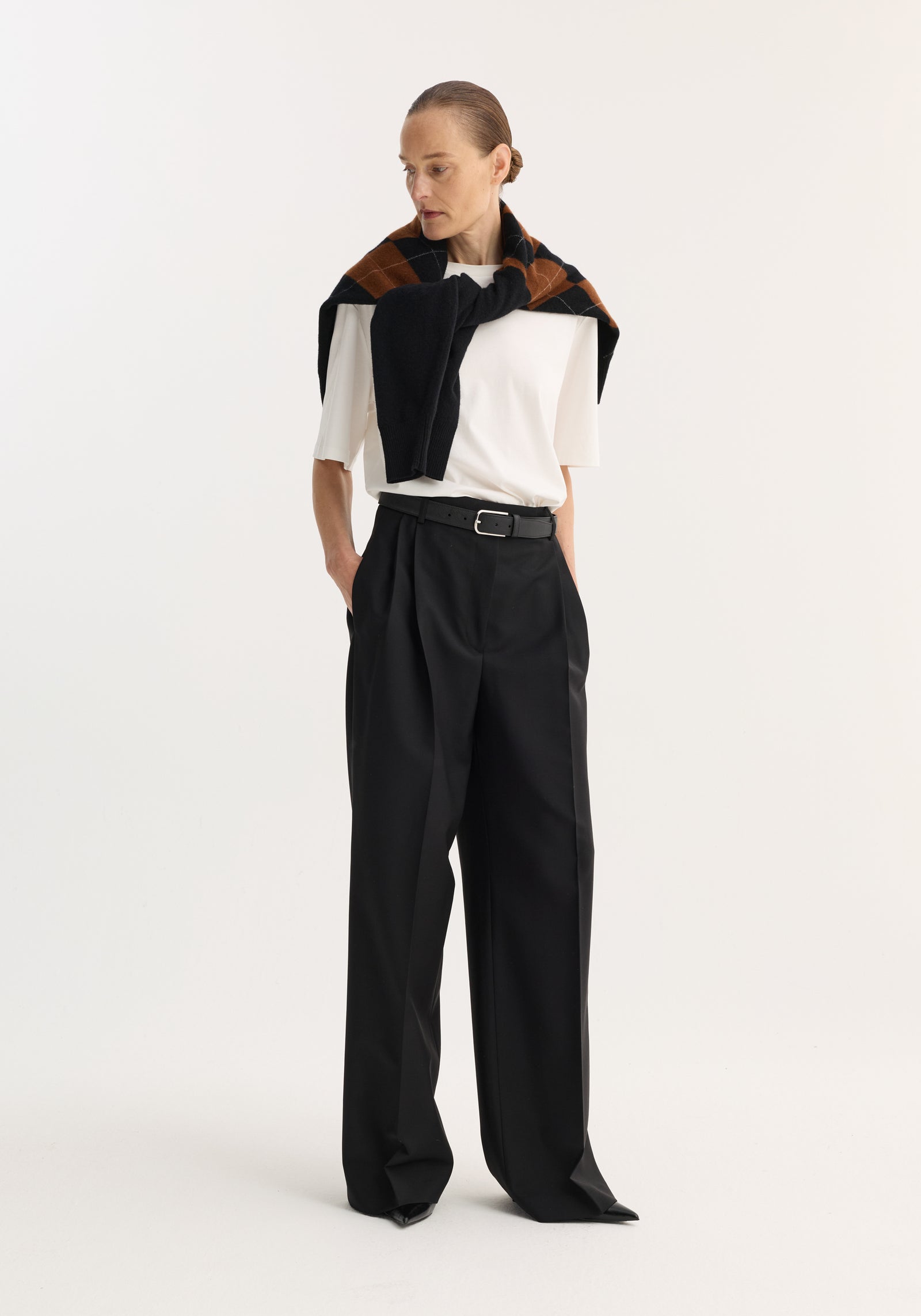 Mid-waist tailored trousers | black