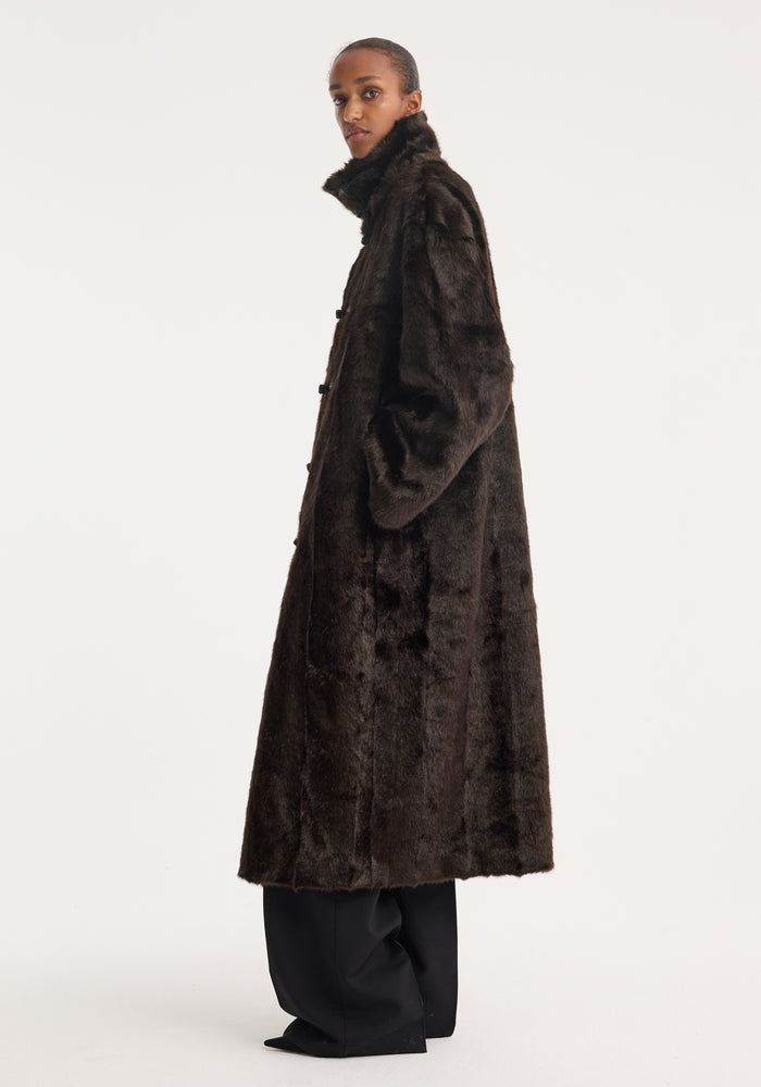 Mandarin faux fur coat | dark brown