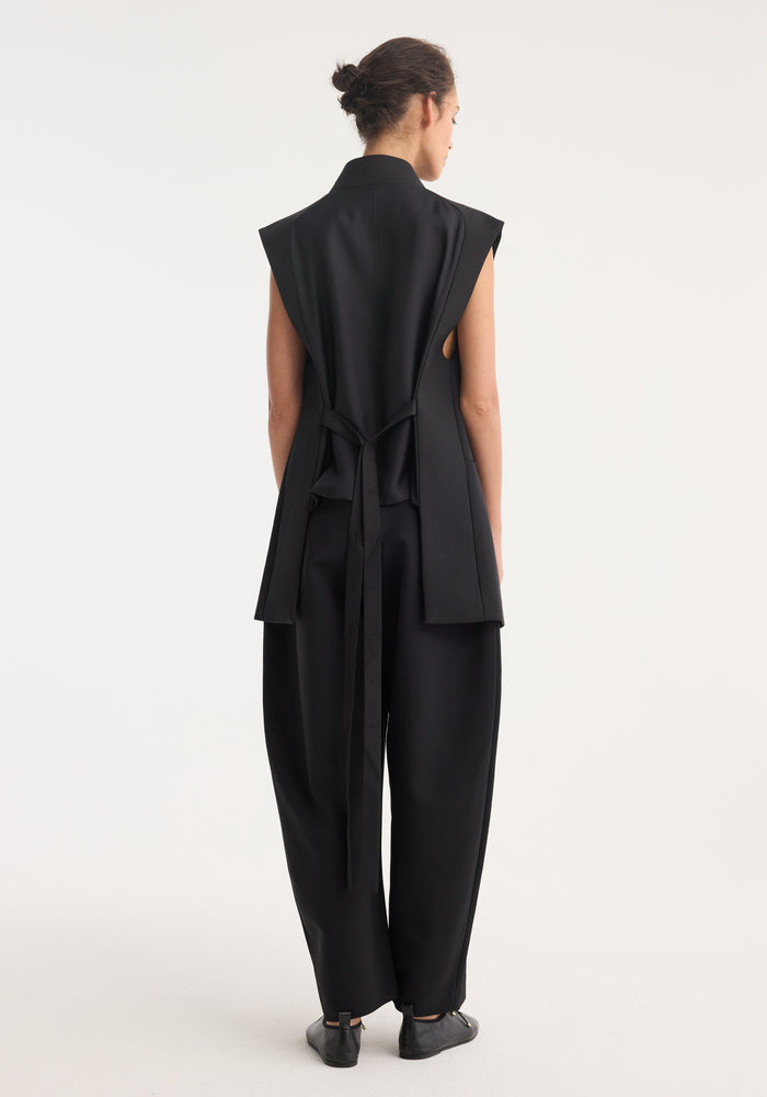 Reimagined oversized gilet | black