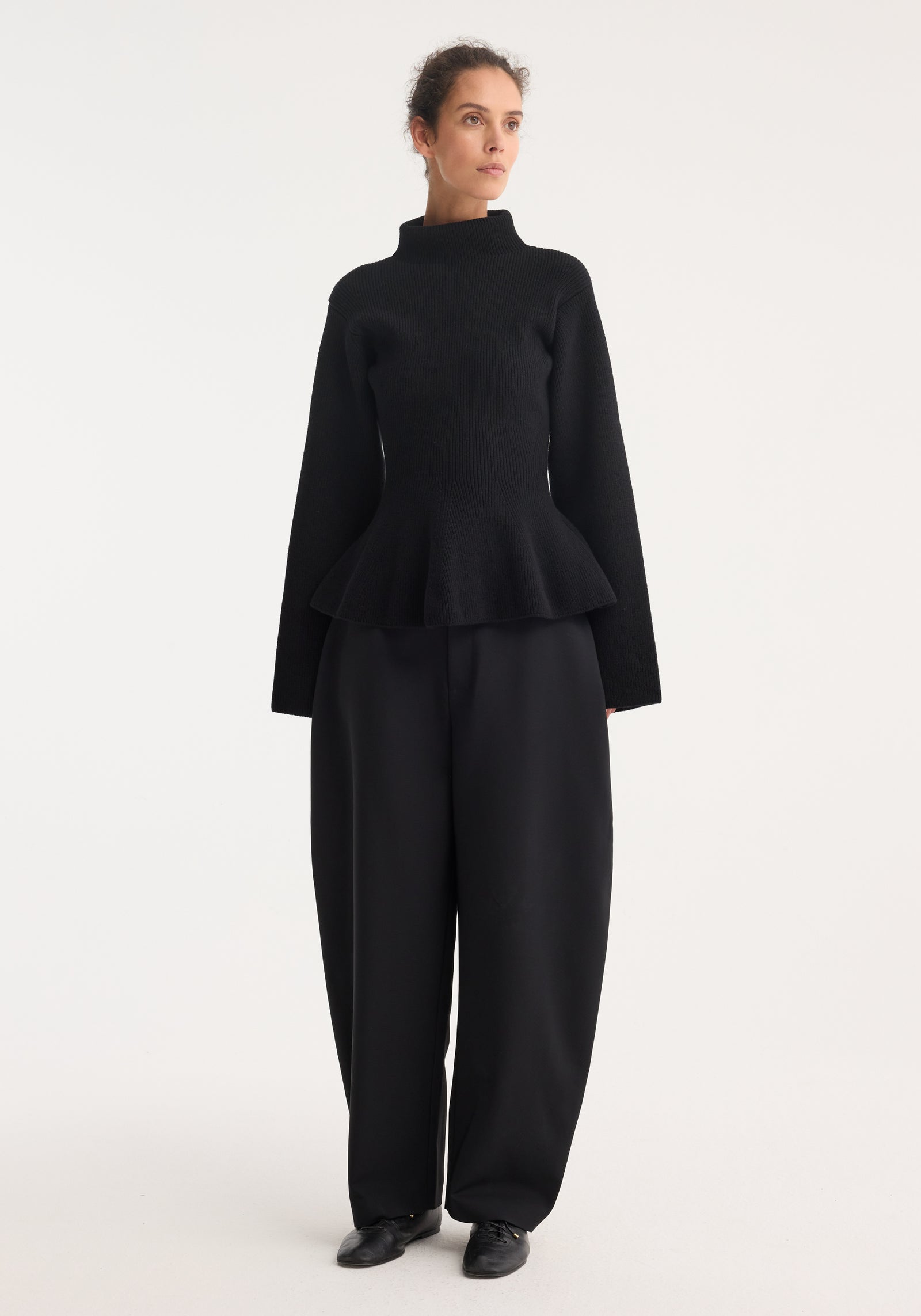 Sculptural knitted top | black