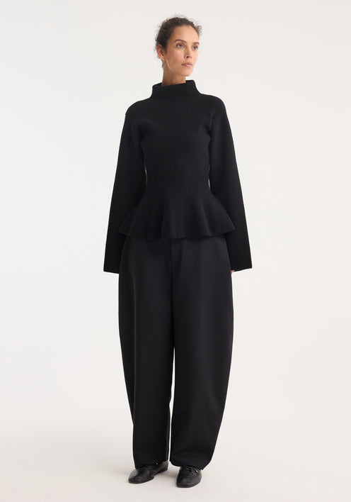 Sculptural knitted top | black