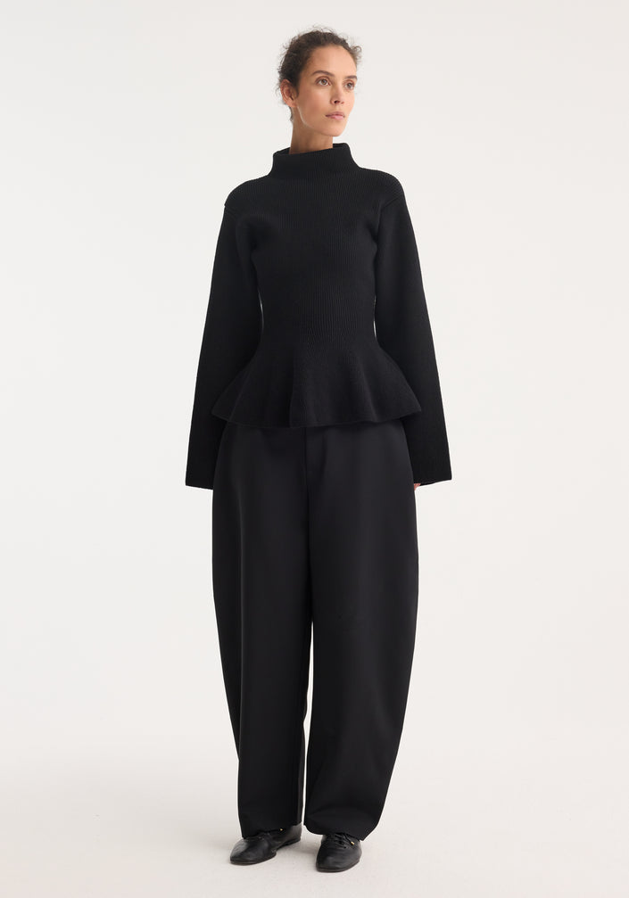 Sculptural knitted top | black