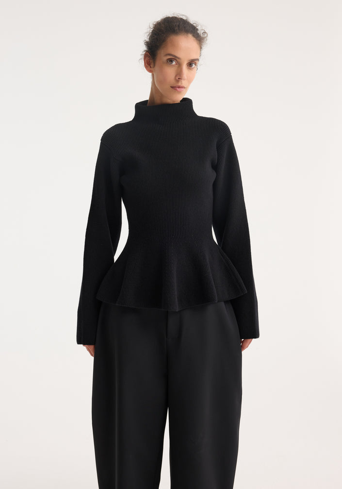 Sculptural knitted top | black