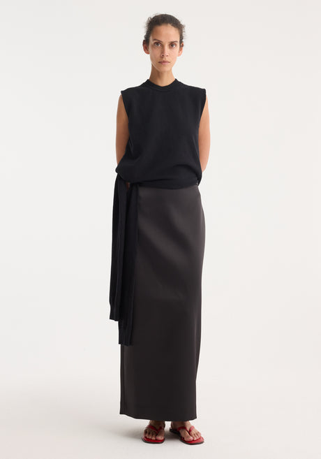 Crewneck open back sash wrap top | black