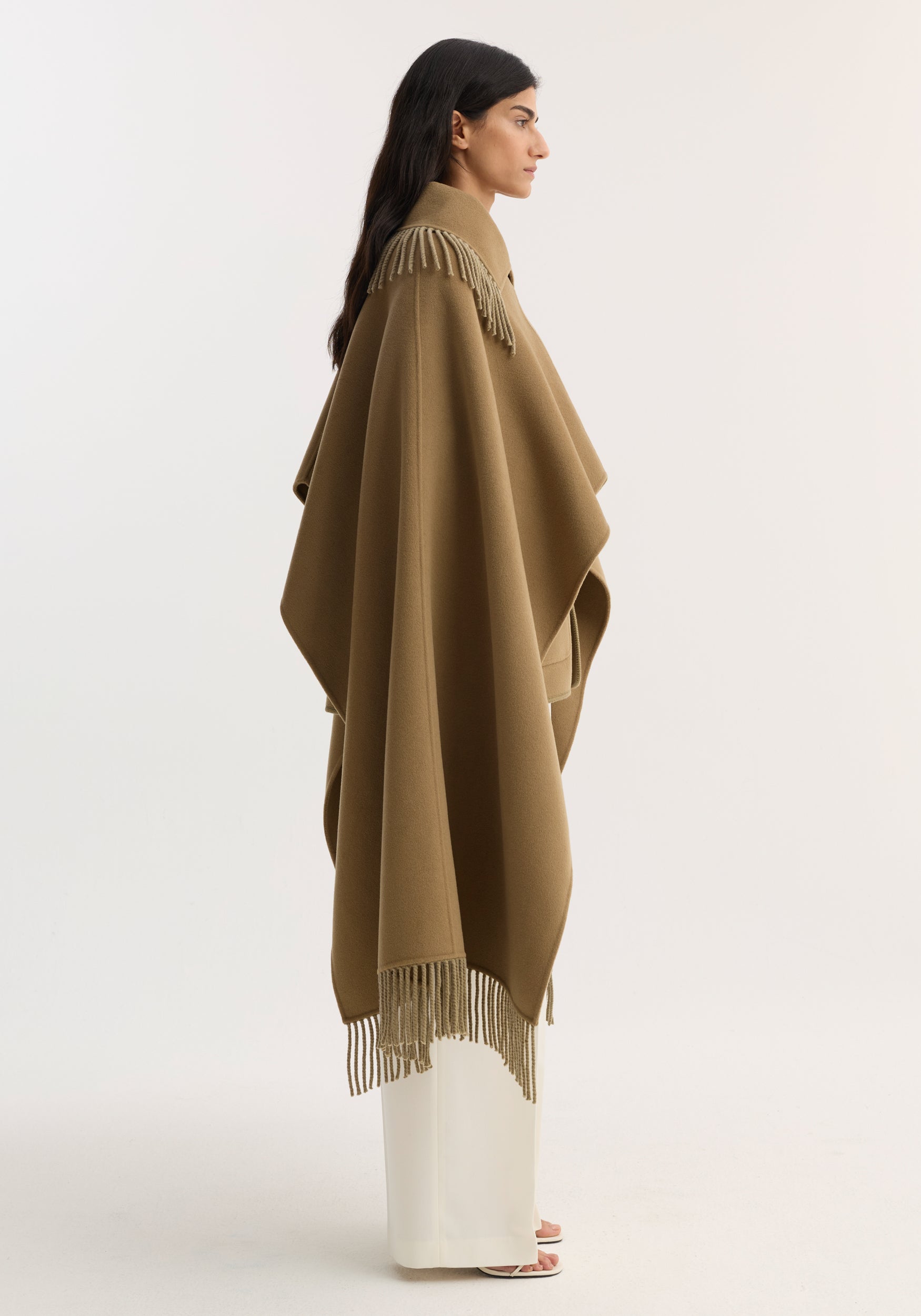 【WRYHT】ASYMMETRY CAPE PONCHO／新品タグ付／送料込 Fringe scarf poncho– Róhe