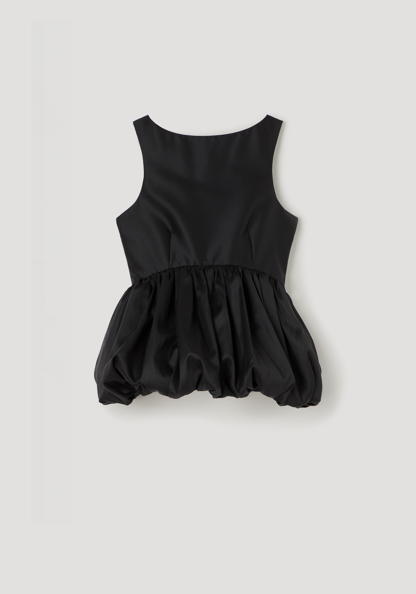 Voluminous boat-neck top | black