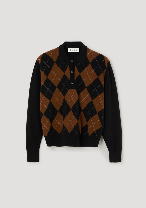 Compact knitted check polo featuring a black collar, argyle pattern in brown and black, and a three-button placket. Crafted from 100% wool by RÓHE.