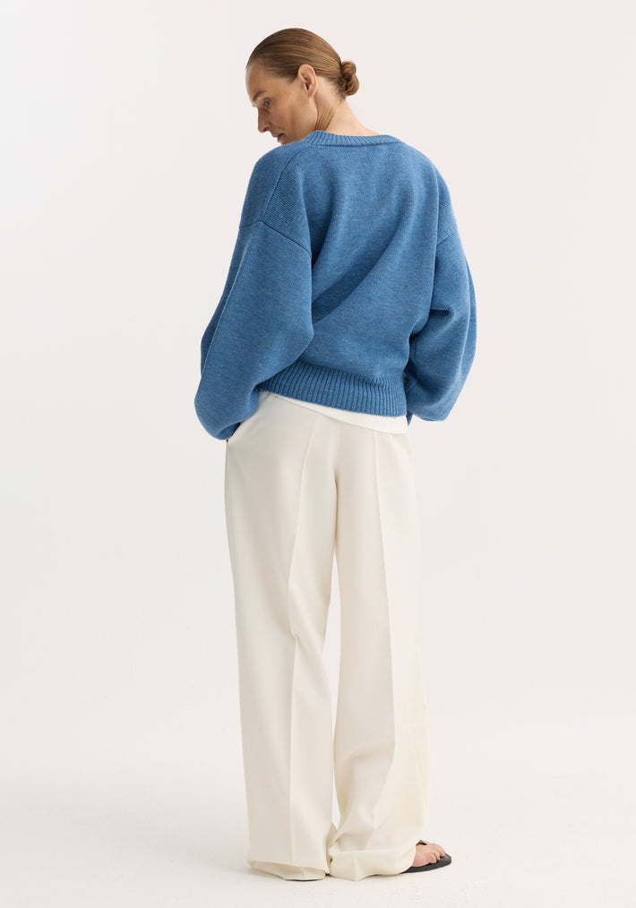 V-neck knitted jumper | denim blue melange
