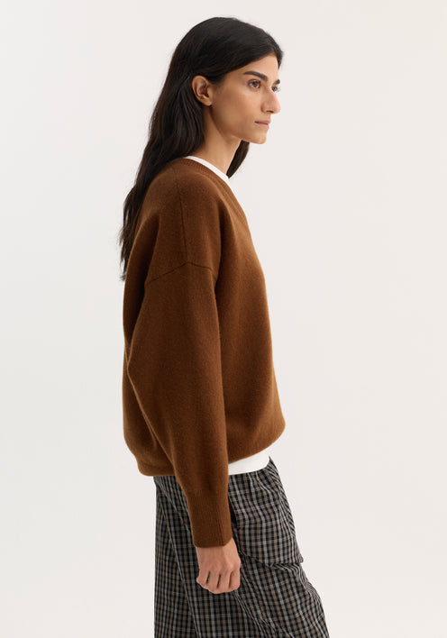 V-neck knitted jumper | rust
