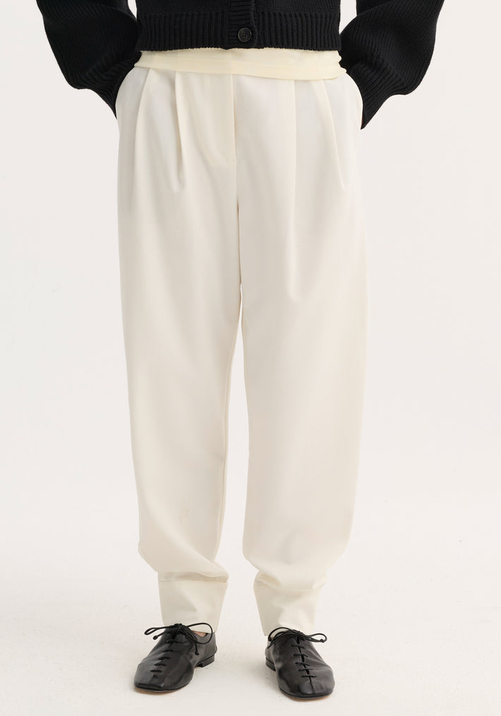 Barrel leg trousers | off white