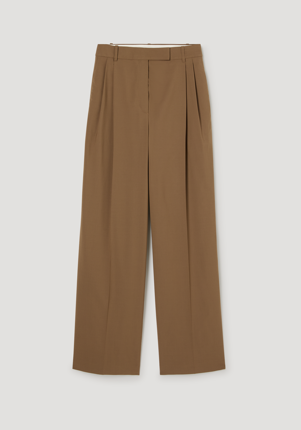 Mid-waist tailored trousers | mocha: Brown wide-leg trousers with pleated waistband and front crease, showcasing a structured, elongated silhouette. Made of 55% virgin wool and 45% polyester.
