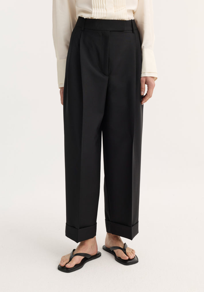 High-waist turn-up trousers | black