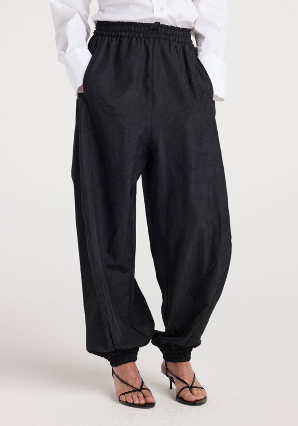 Balloon track pants | black