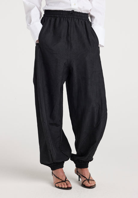 Balloon track pants | black