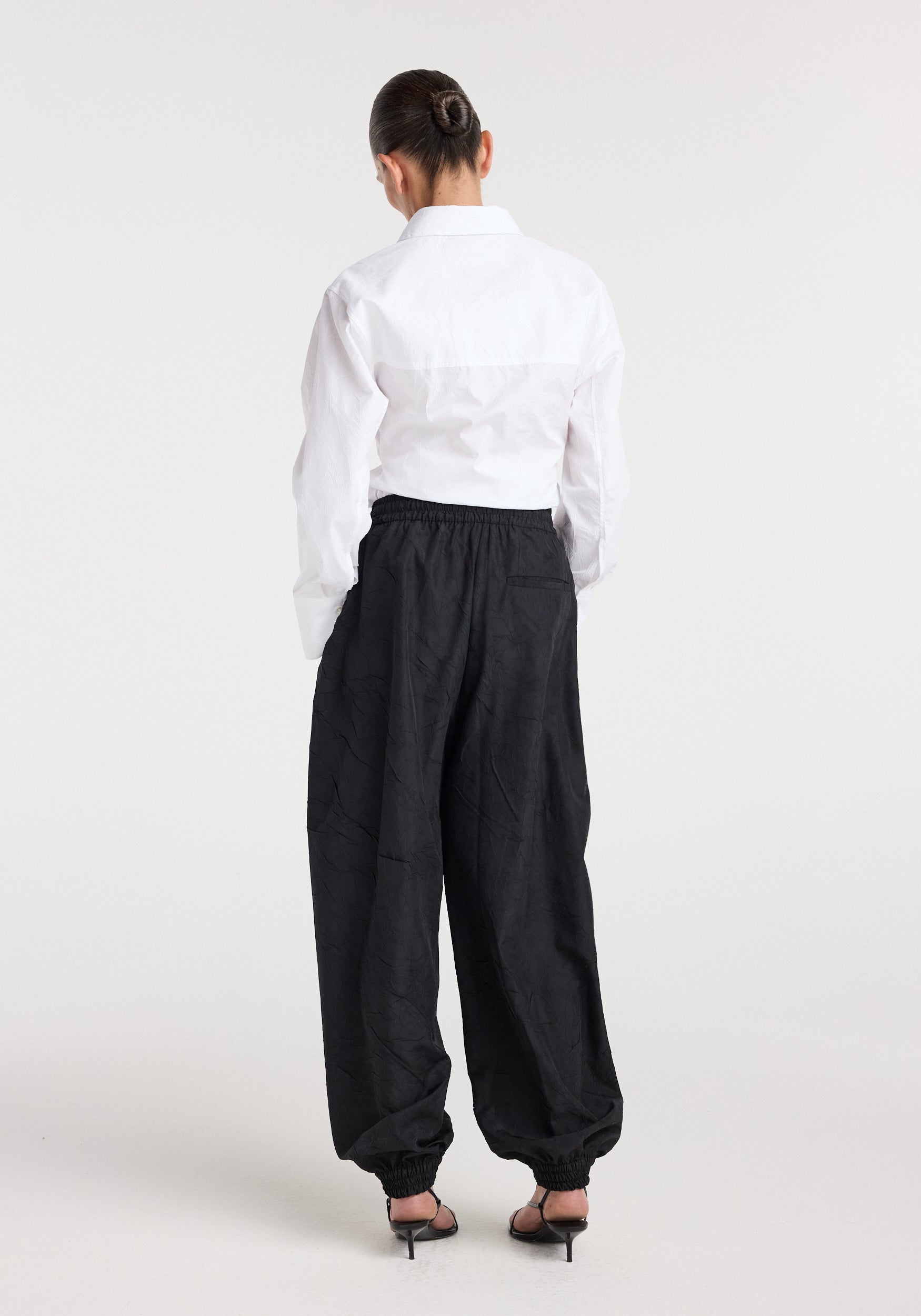 Balloon track pants | black