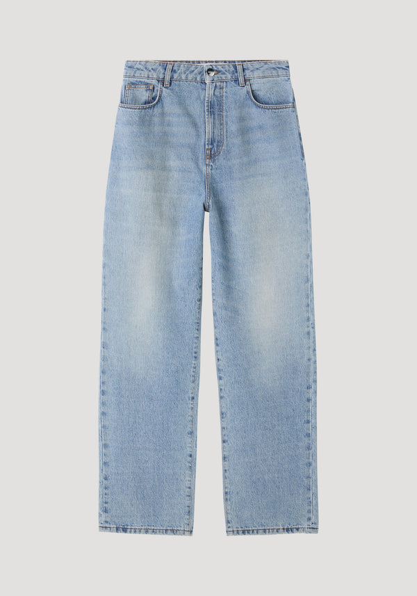 Baggy fit denim | classic blue jeans with low-waist, wide-leg style, featuring a five-pocket design, zip-fly, and branded button, made from 100% cotton.