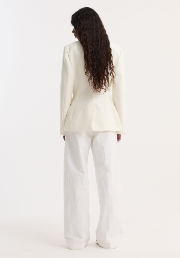 Hourglass shaped blazer | off white