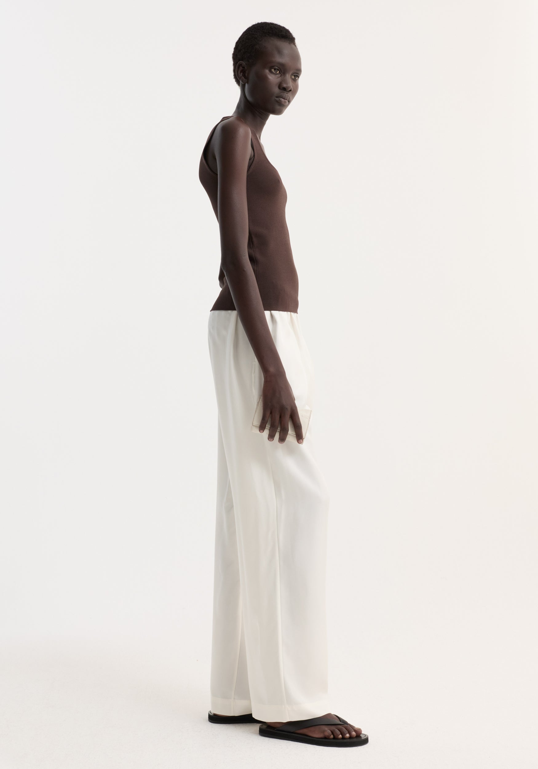 Bustier shaped knitted top | dark chocolate