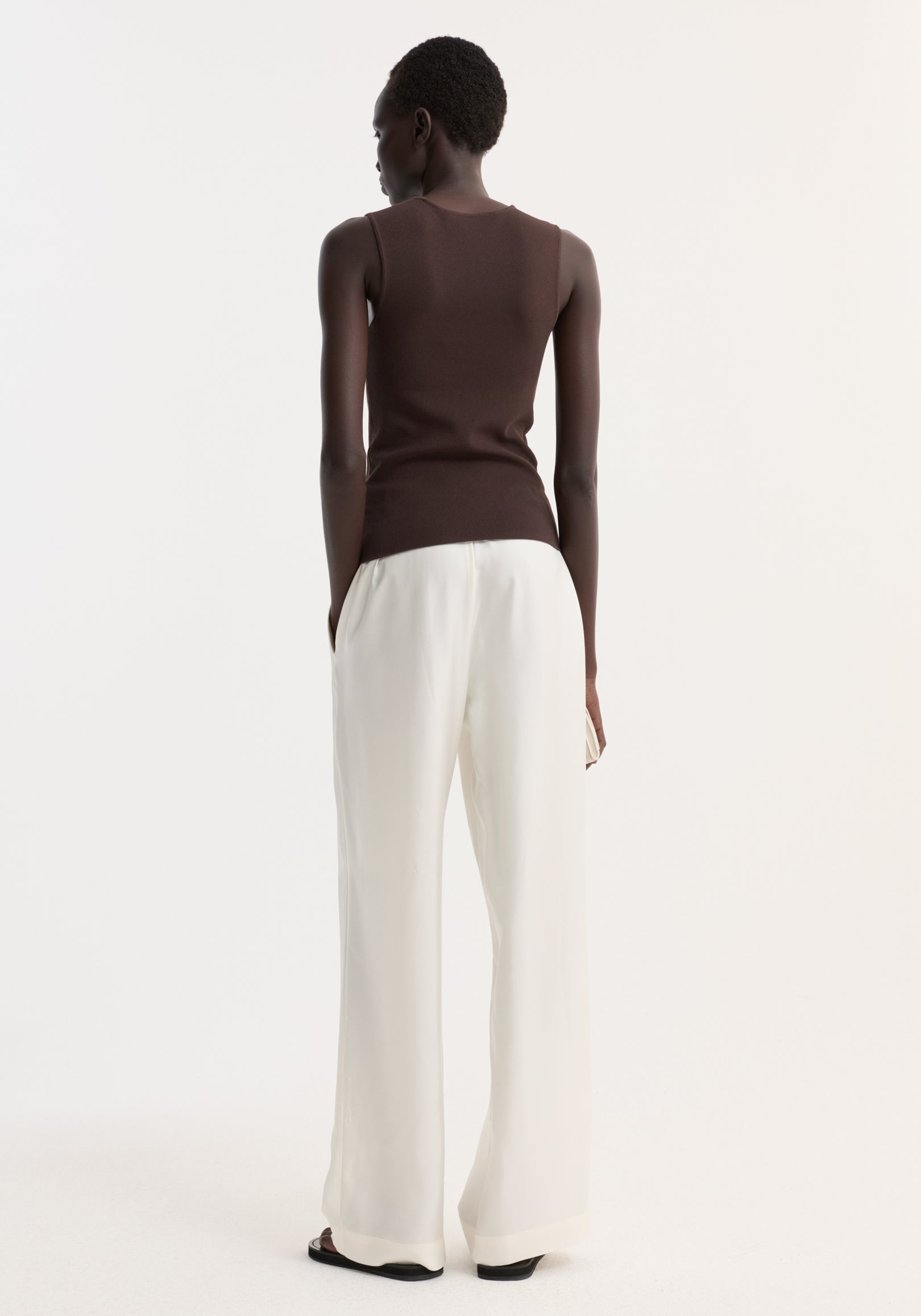 Bustier shaped knitted top | dark chocolate