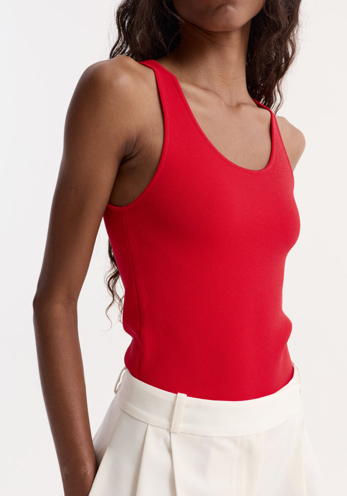 Scoop neck knitted top | red
