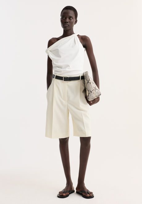 Tailored single pleat shorts | off white
