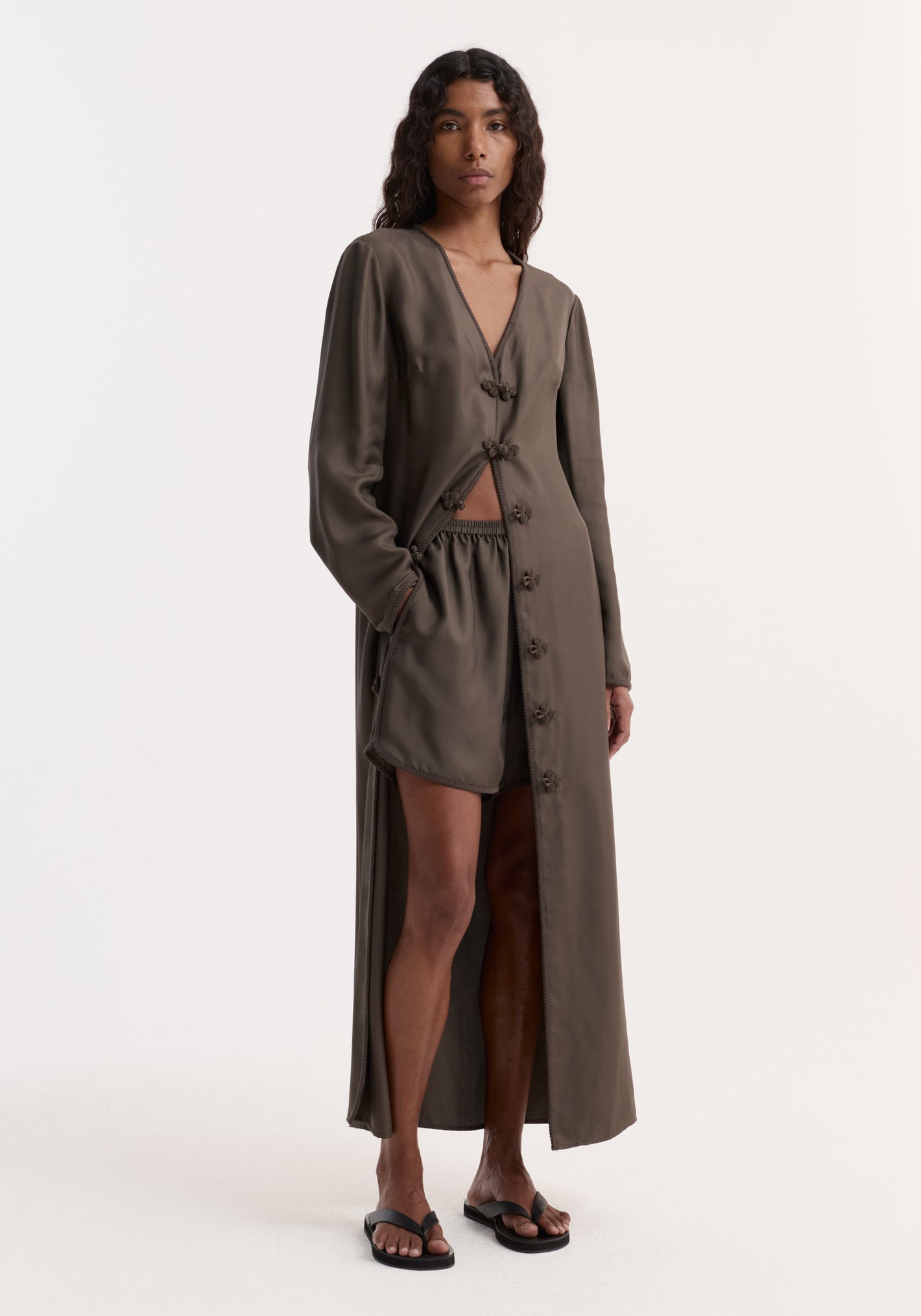 Taped silk shorts | earth