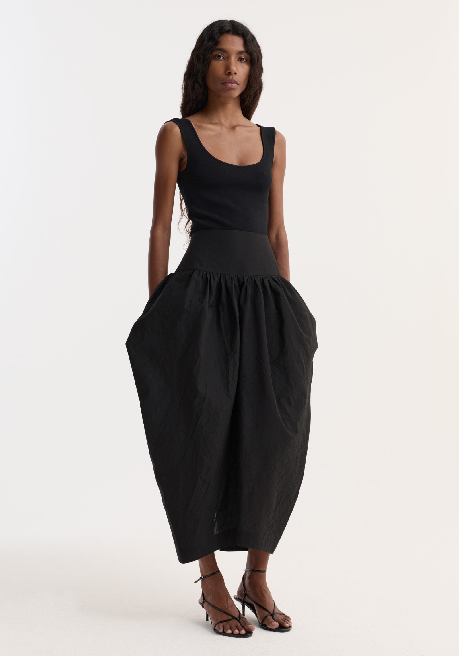 Sculptural volume skirt | black