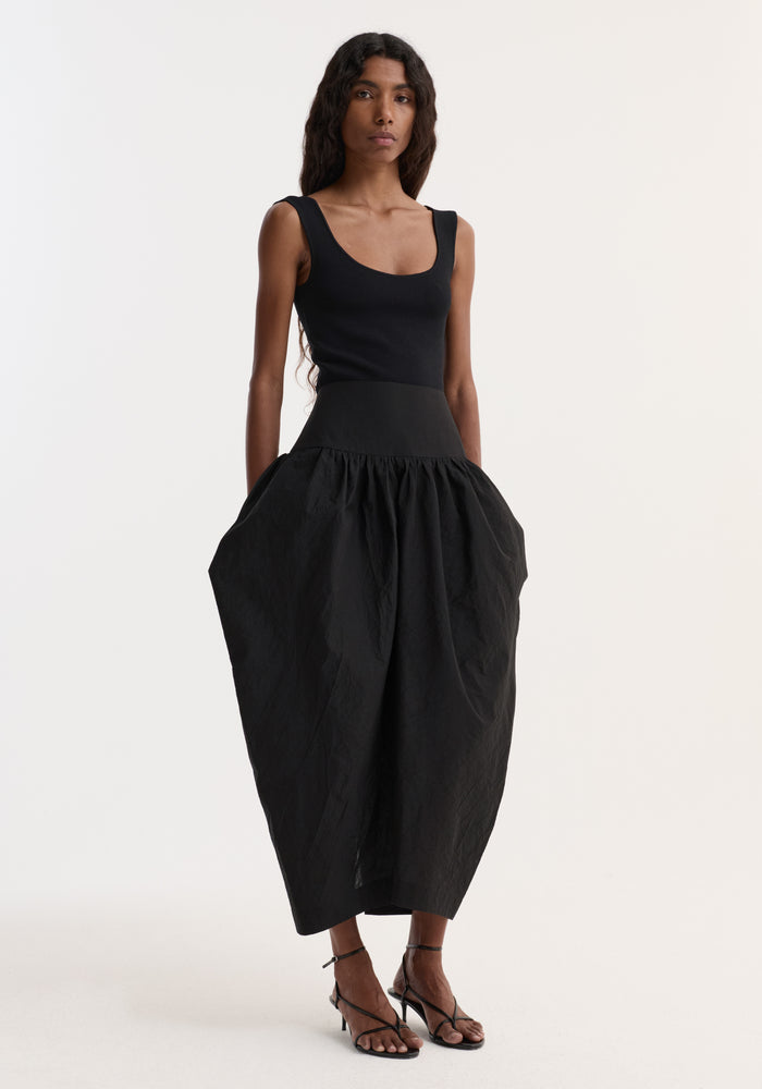 Sculptural volume skirt | black