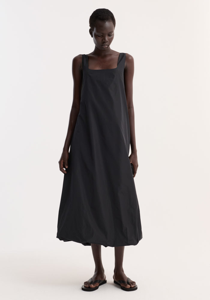 Technical volume dress | black