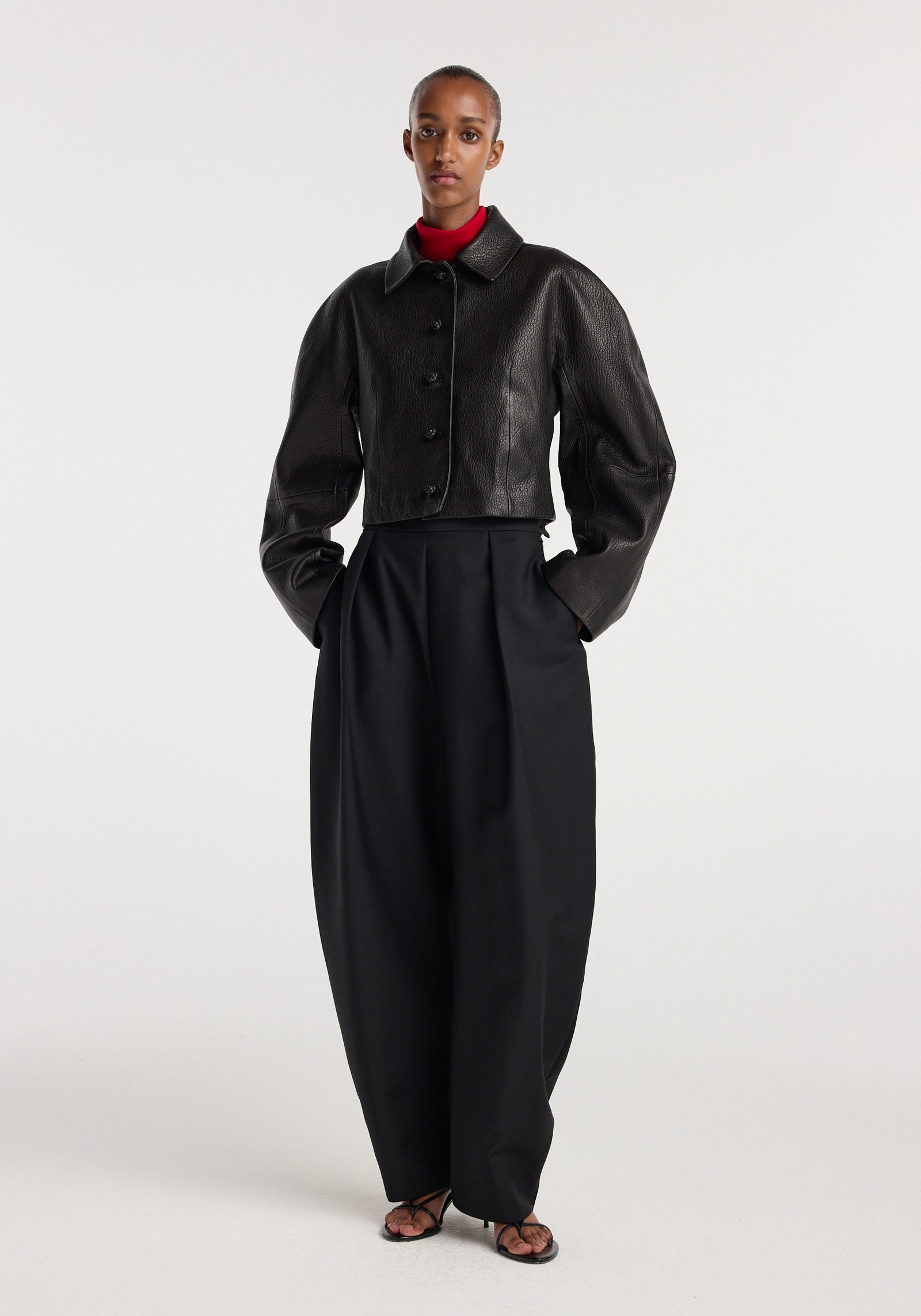 Rounded grain leather cropped jacket | black