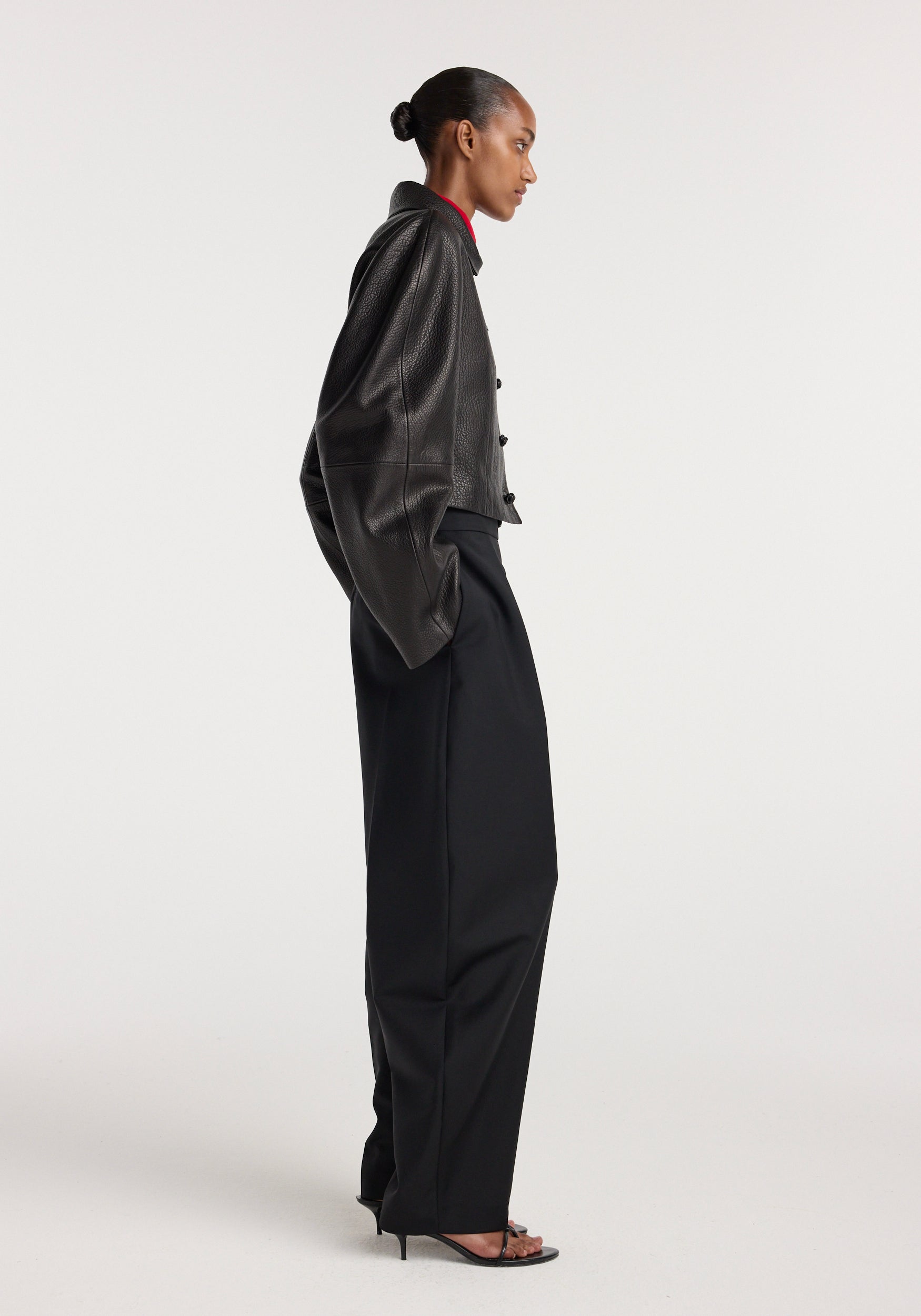 Rounded grain leather cropped jacket | black