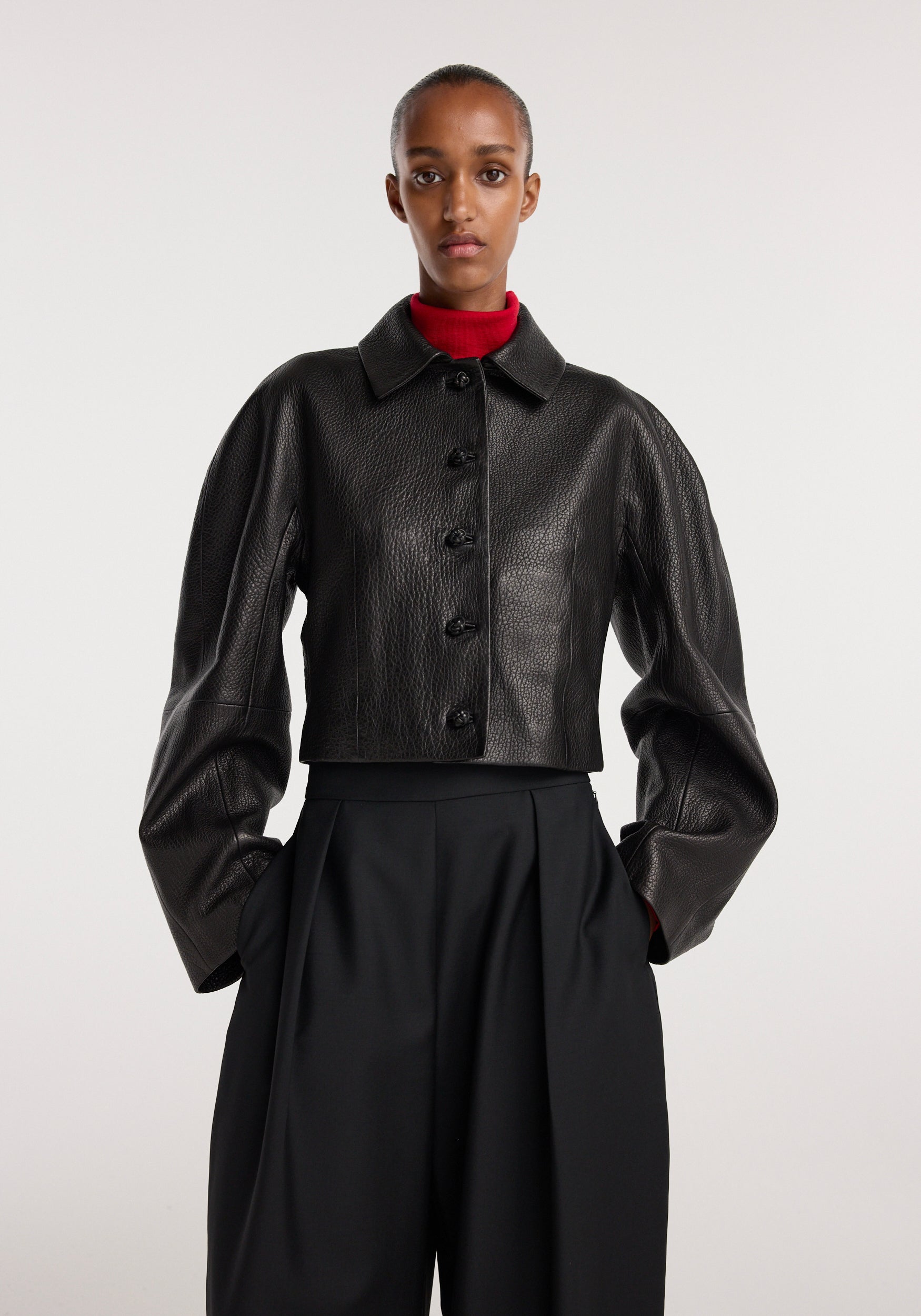 Rounded grain leather cropped jacket | black