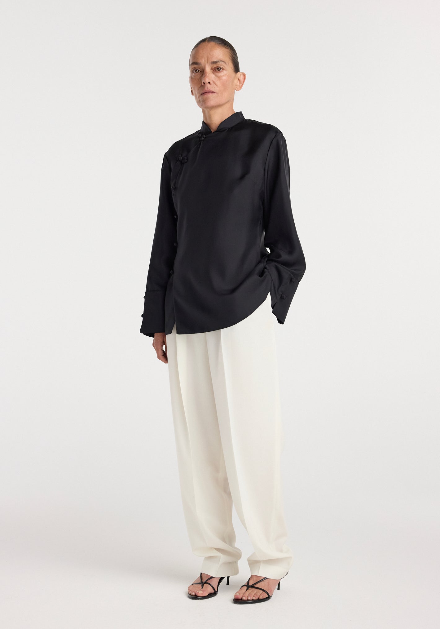 Pankou closure silk top | black