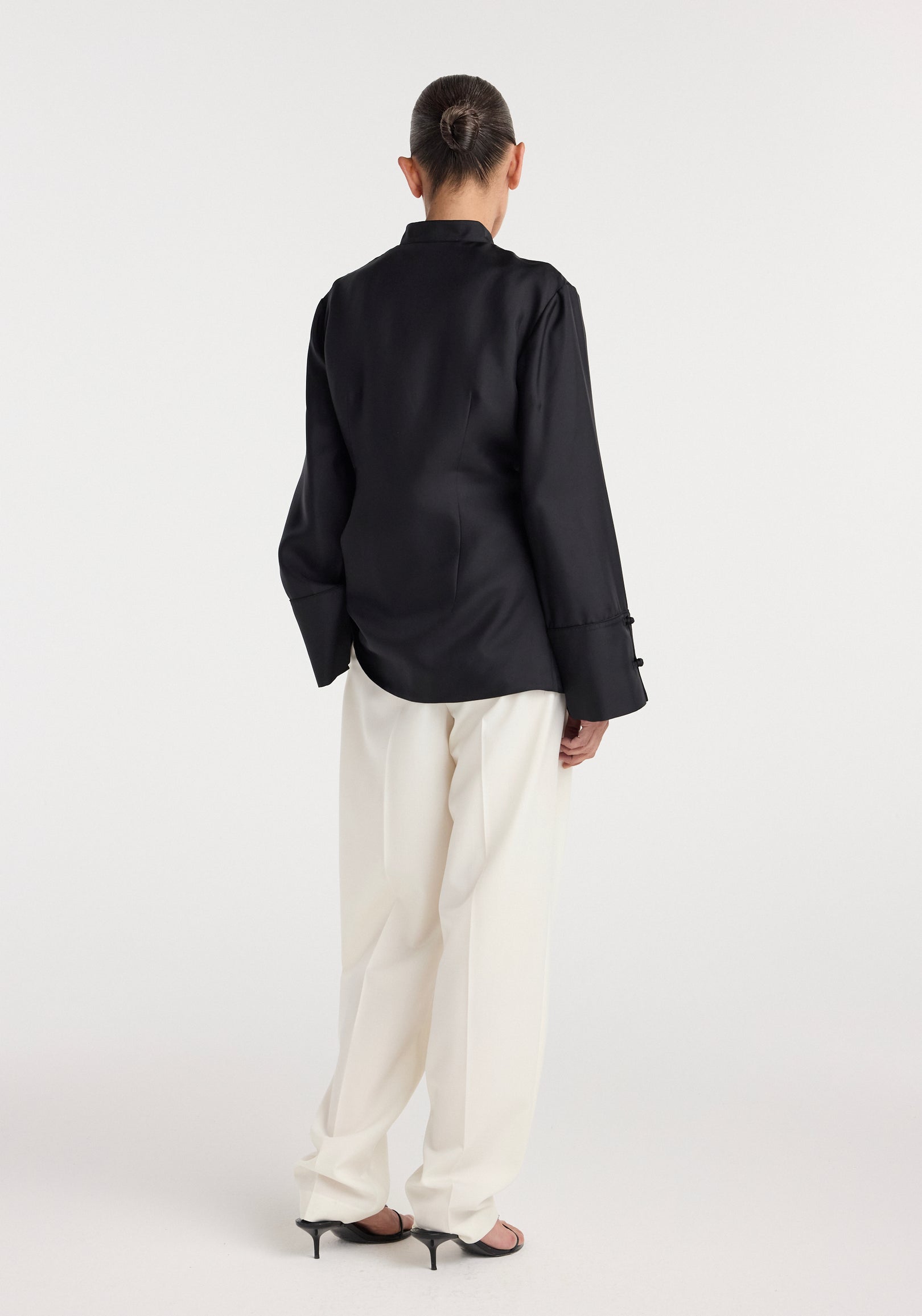 Pankou closure silk top | black