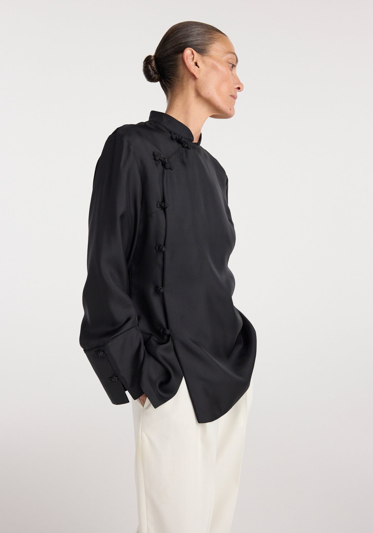 Pankou closure silk top | black