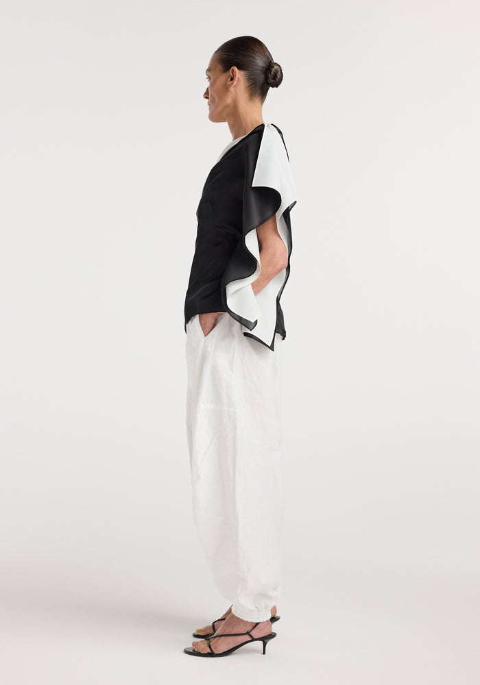 Sculptural double layered top | black