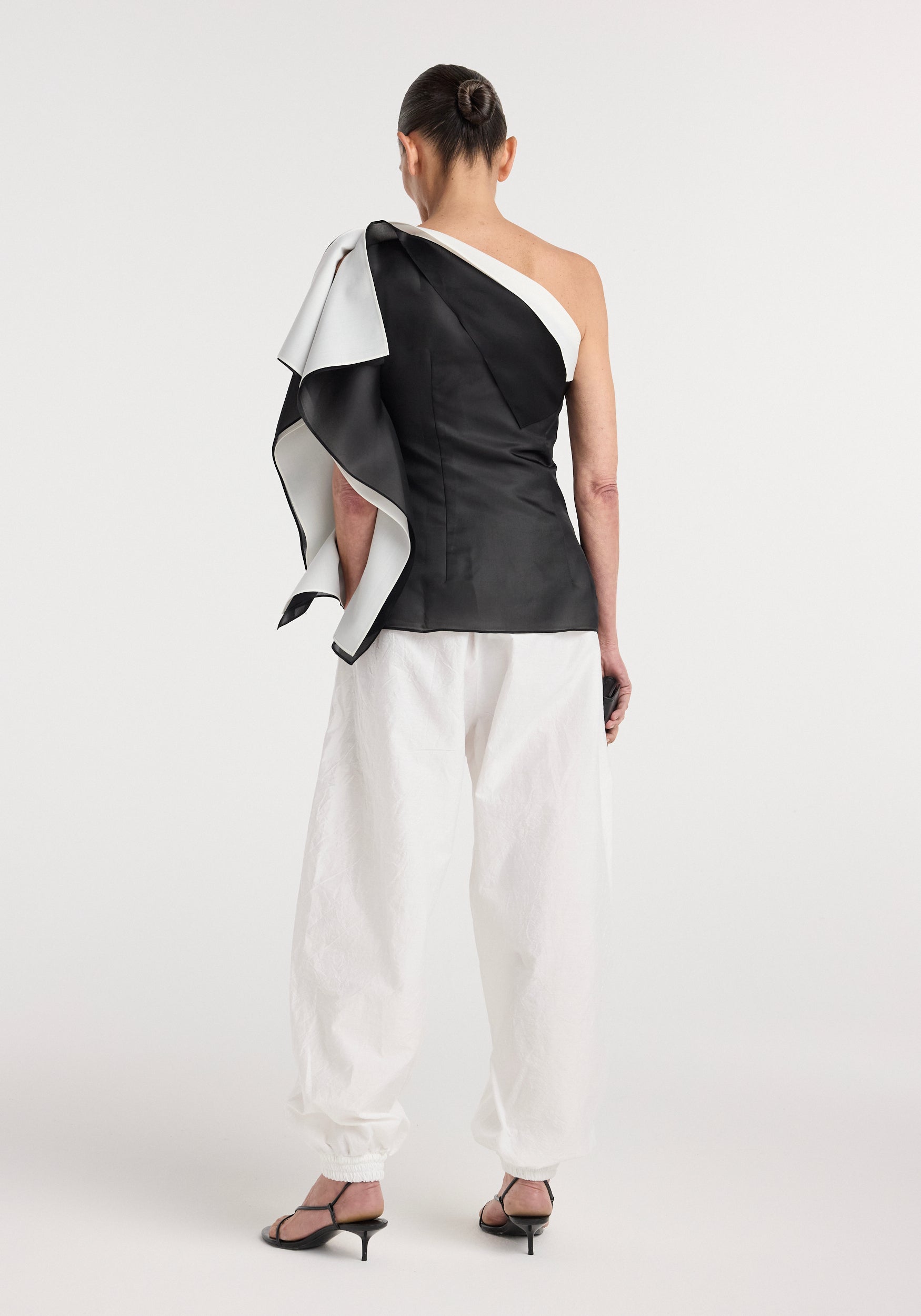 Sculptural double layered top | black