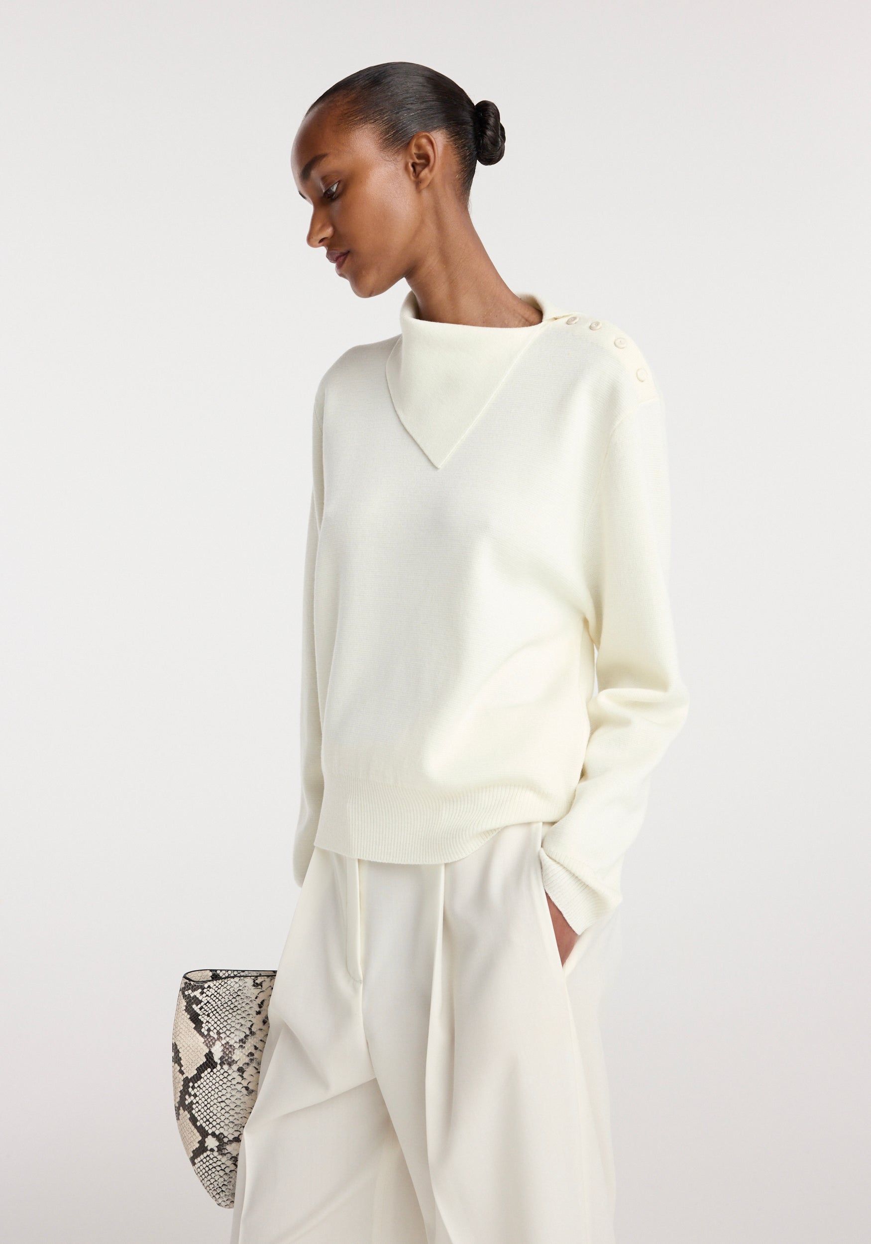 Uneven collar polo | off white