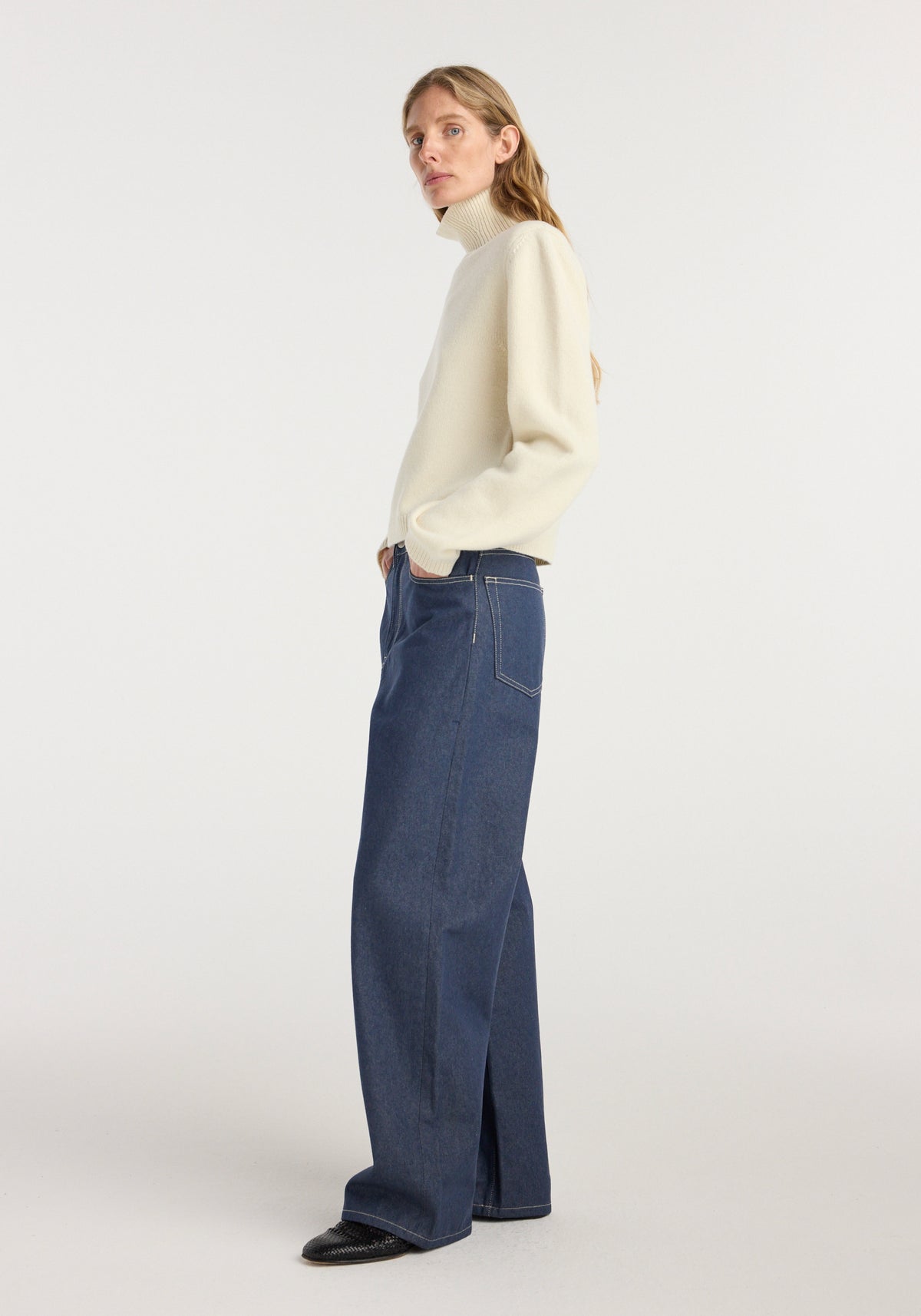 Statement shoulder cropped turtleneck | cream