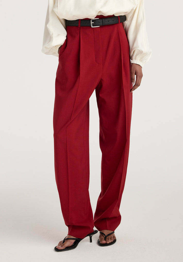 Daria - Single pleat tapered trousers | carmine