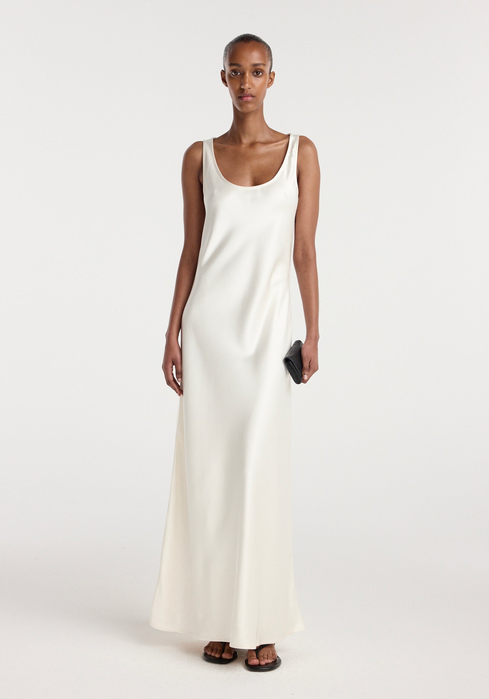 white scoop neck dress Lukea Long Sleeve Mini Enjoy the comfort and style of our 100% European Linen Scoop Neck Midi Dress. Magnolia | White Scoop-Neck Midi