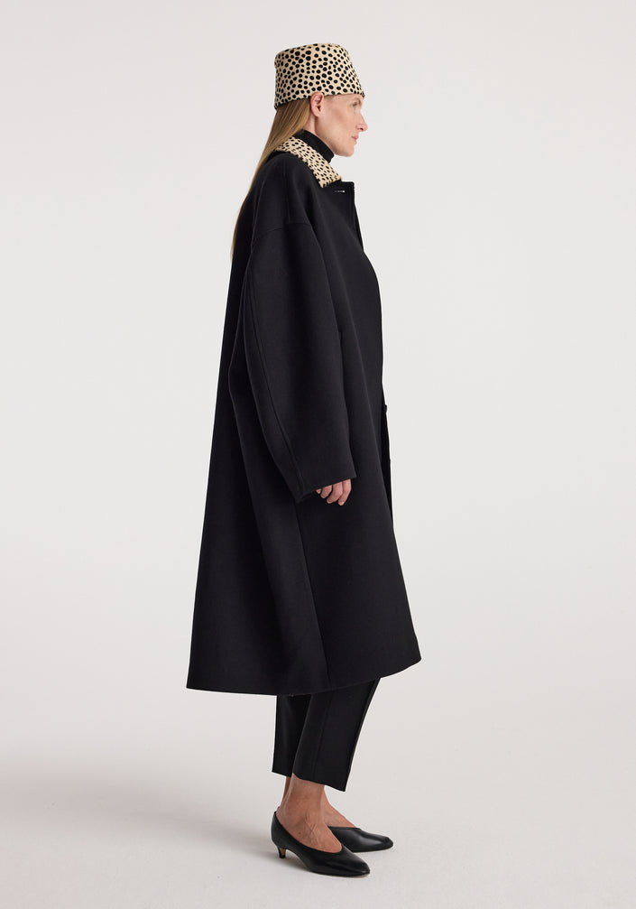 Cheetah collar wool coat | black
