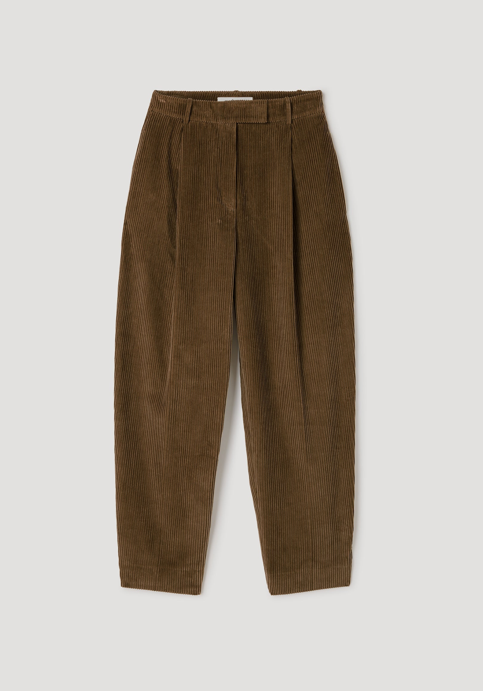 Daria - Single pleat straight leg corduroy trousers | caramel in a warm caramel color, featuring a single pleat and straight leg cut with a soft textured fabric.