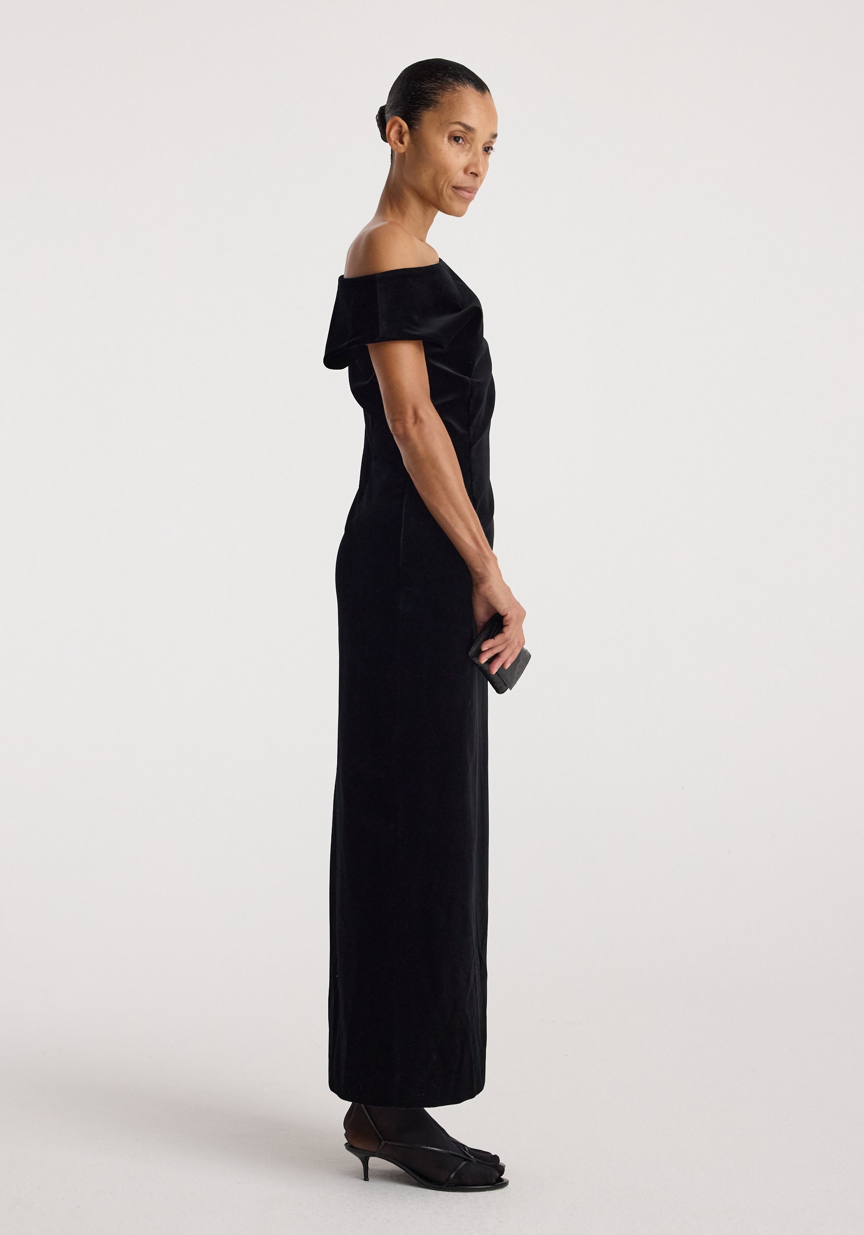 Sculptural off-shoulder velvet gown | black