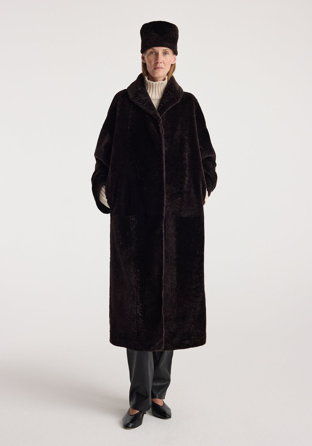 Shearling hat | dark chocolate