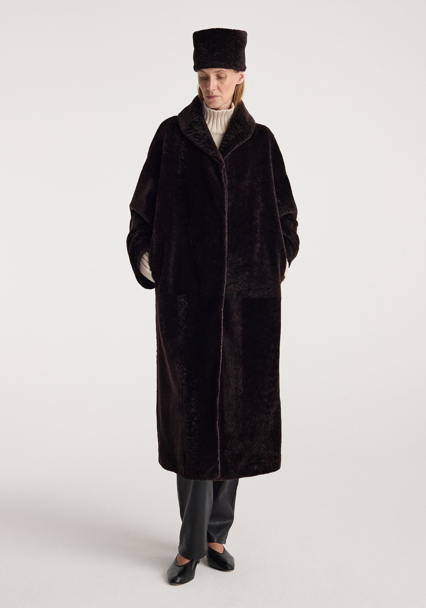 Shearling hat | dark chocolate