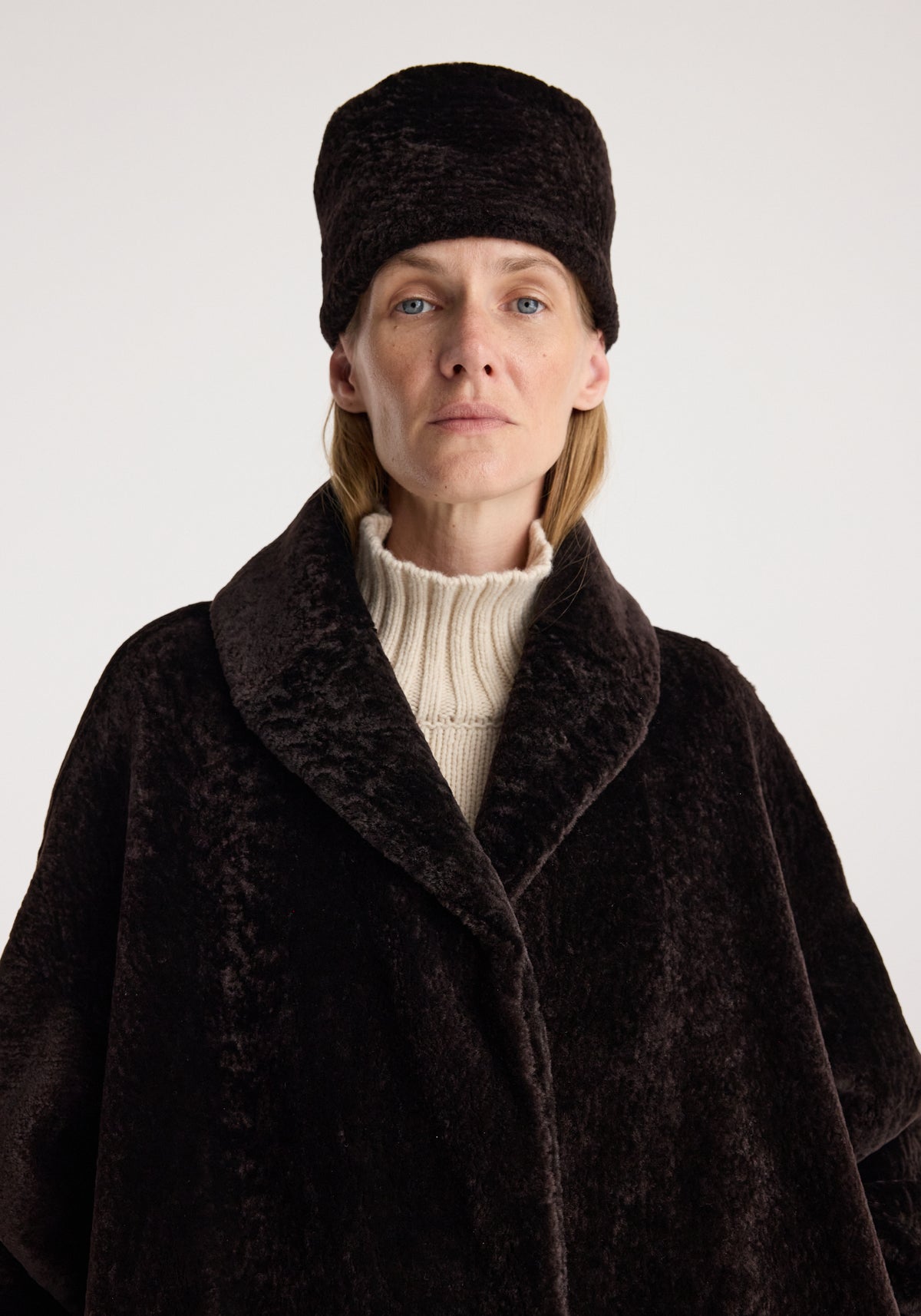 Shearling hat | dark chocolate
