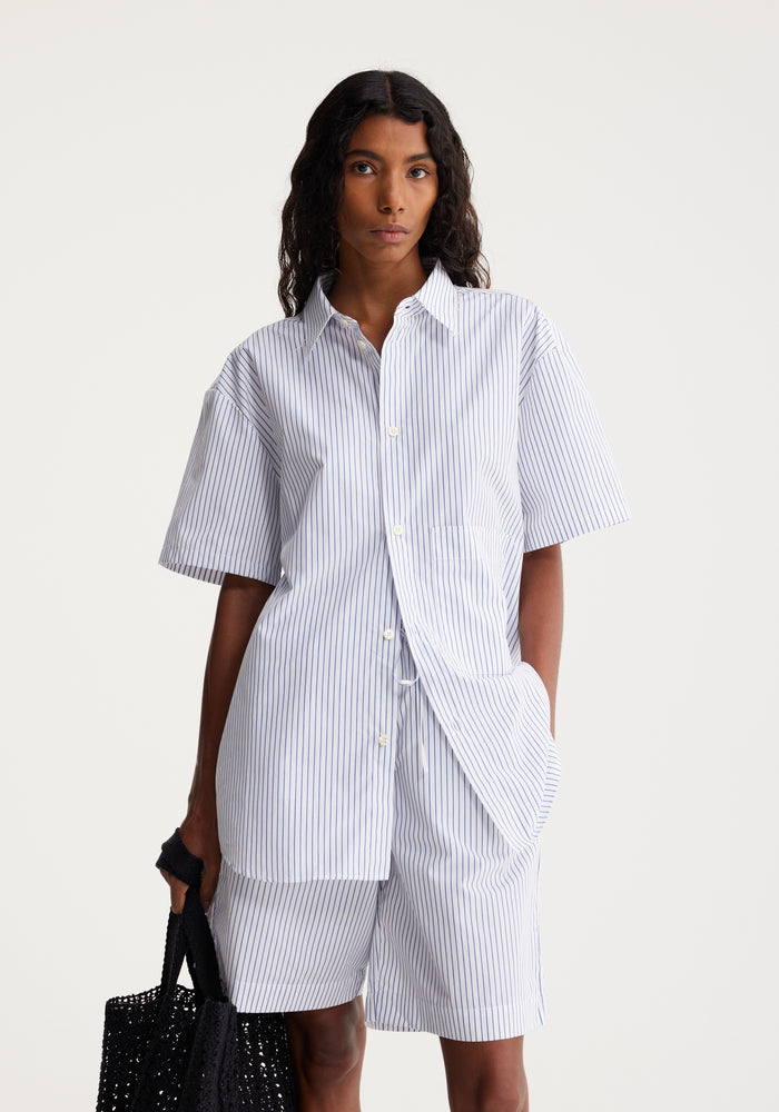 Raw edge short sleeve shirt | white blue stripe