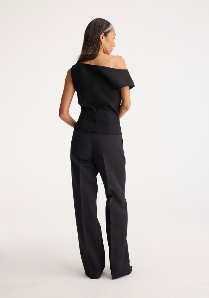 Sculptural asymmetrical top | black