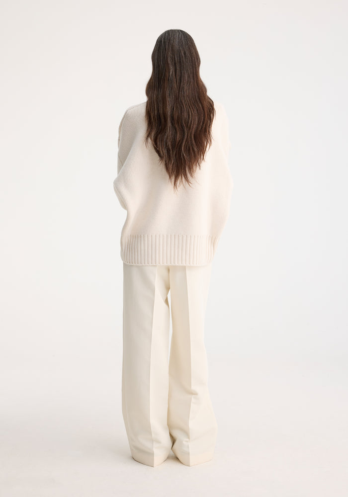 Compact turtleneck jumper | off white